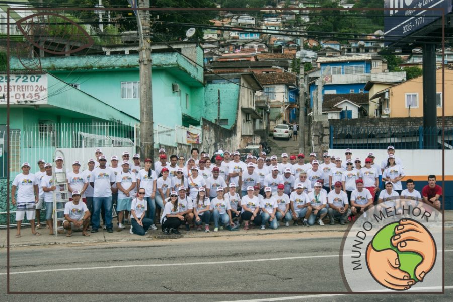 Mocotó Cor realiza 4º Mutirão com foco na limpeza do Morro