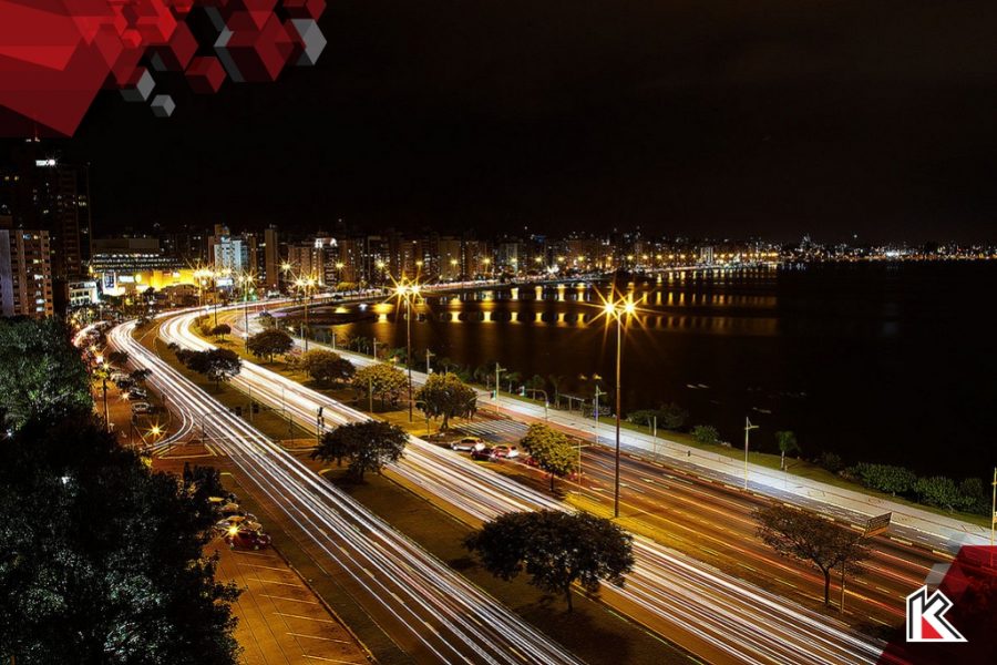 Bares, restaurantes e a vida noturna na Avenida Beira-Mar Norte