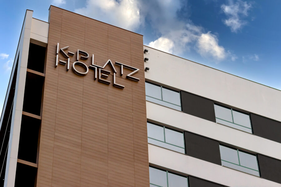 K-Platz Hotel celebra um ano de atividades