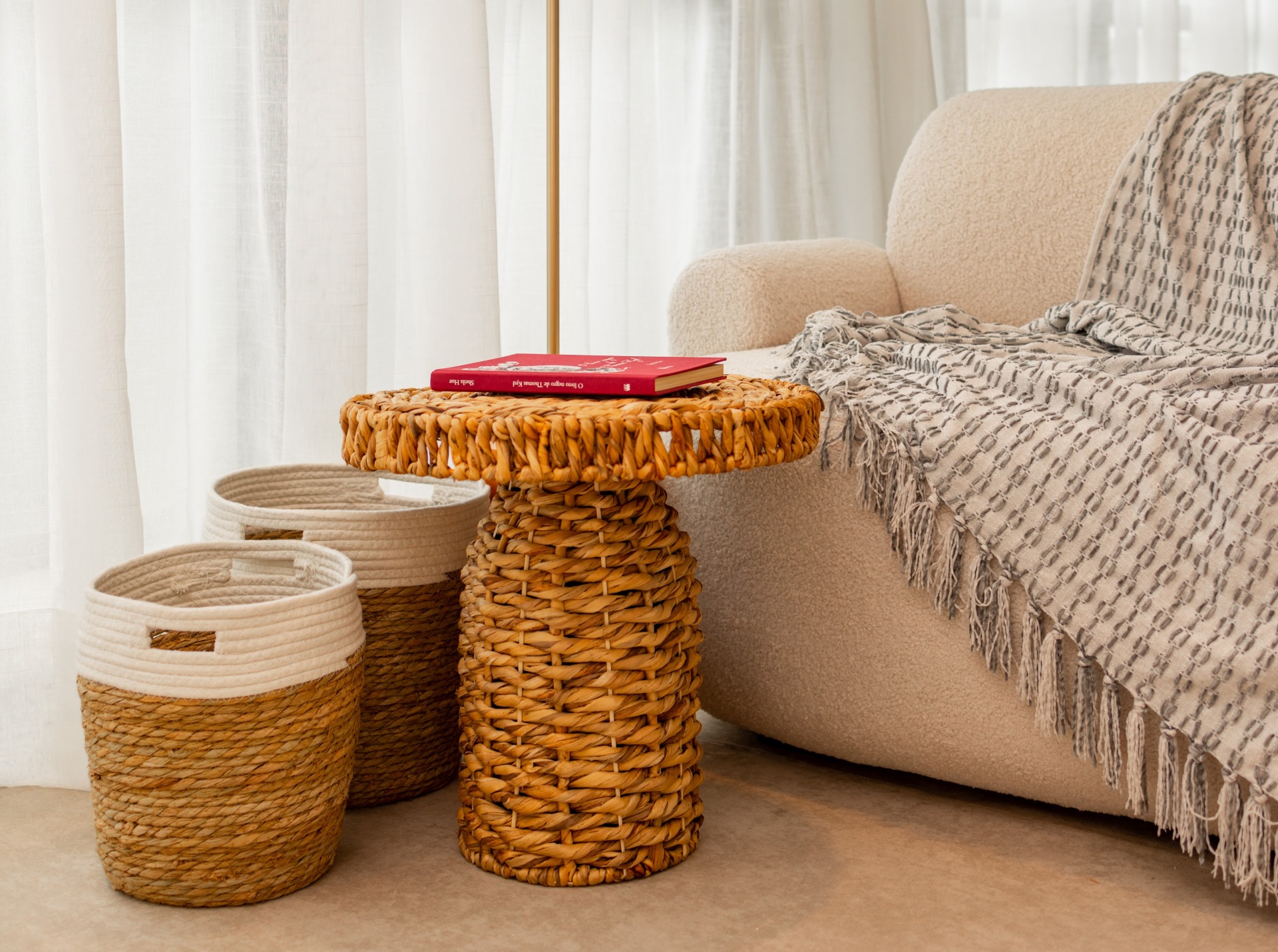 Decoração maximalista com toques açorianos: herança cultural em 2026